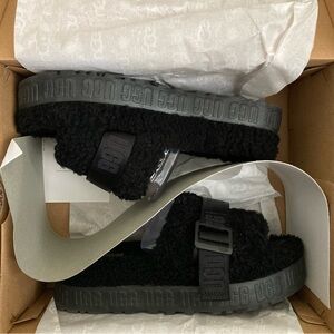 UGG Platform Fluffita Slides Size 8 Black
